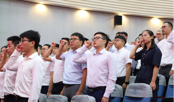 http://news.cdut.edu.cn/__local/6/37/7E/0DDB58A4902EDB879C44F3C0C73_691A3811_CD6B5.png